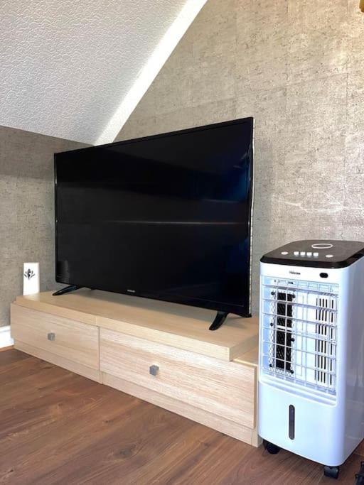 Crescent Loft - 1 Bed * Goodmayes